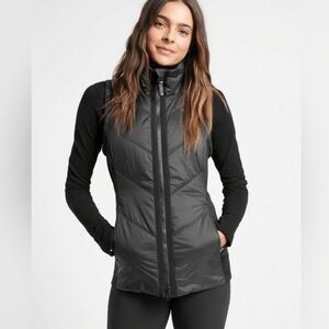 ATHLETA $138 Primaloft Rock Ridge Vest | Black L